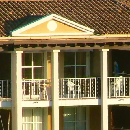 De 2 Avec Vue Sur La Piscine Partagee Et Terrasse Amenagee A Agay A 1 Km De La * Saint-Raphaël