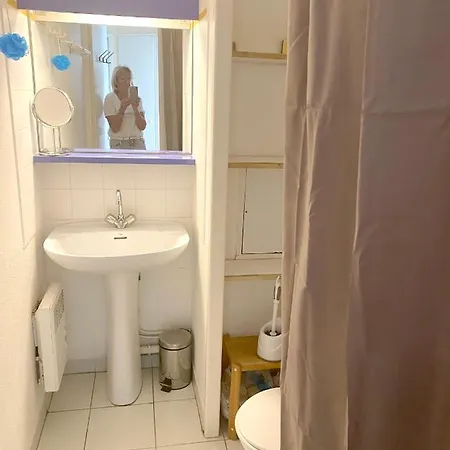 De 2 Avec Vue Sur La Piscine Partagee Et Terrasse Amenagee A Agay A 1 Km De La * Saint-Raphaël